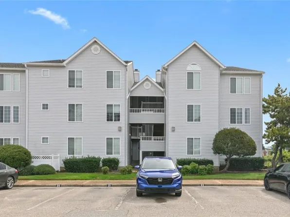 223 Island Cove Ct APT C, Hampton, VA 23669