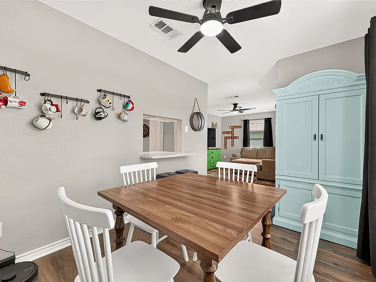 1005 Avenue D — Photo 13