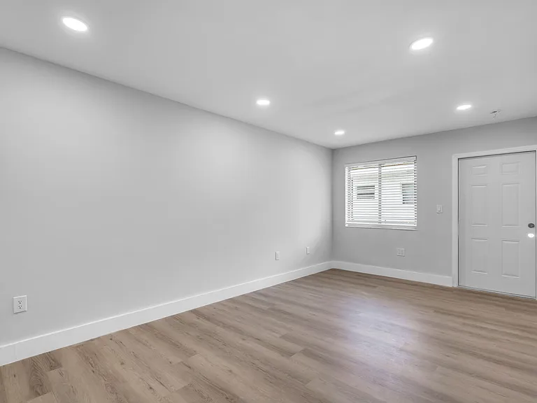 560 NE 63rd St #3 — Photo 13
