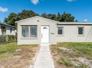 2431 Hayes St, Hollywood, FL 33020