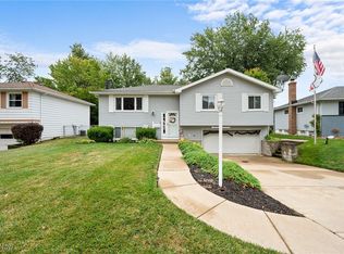36536 Lakehurst Dr, Eastlake, OH