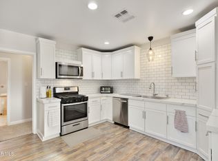 901 E Avenue B, Alpine, TX 79830