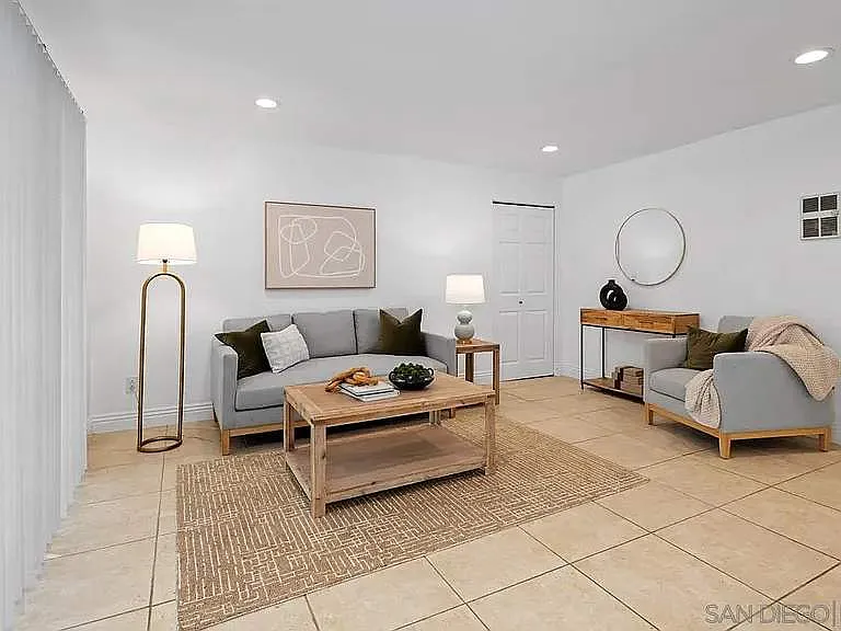 2850 Reynard Way #11 — Photo 7