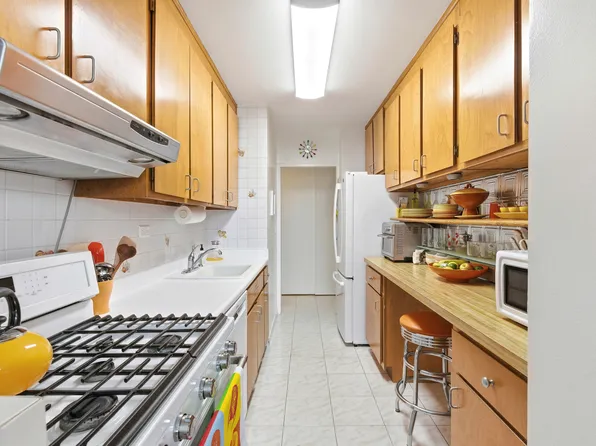 2930 West 5th Street image 2 of 20