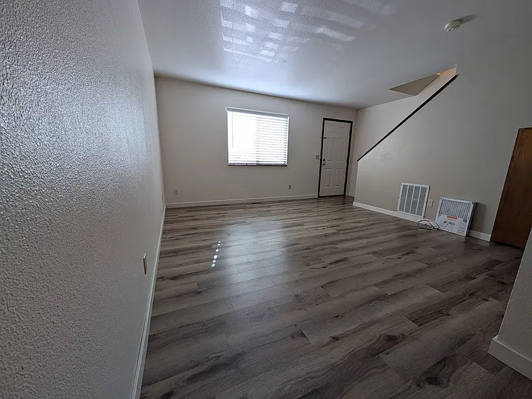 632 17th Ave — Photo 15