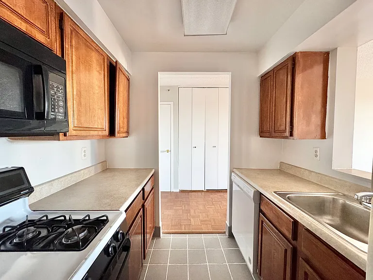 14-56 31st Dr #9A — Photo 6