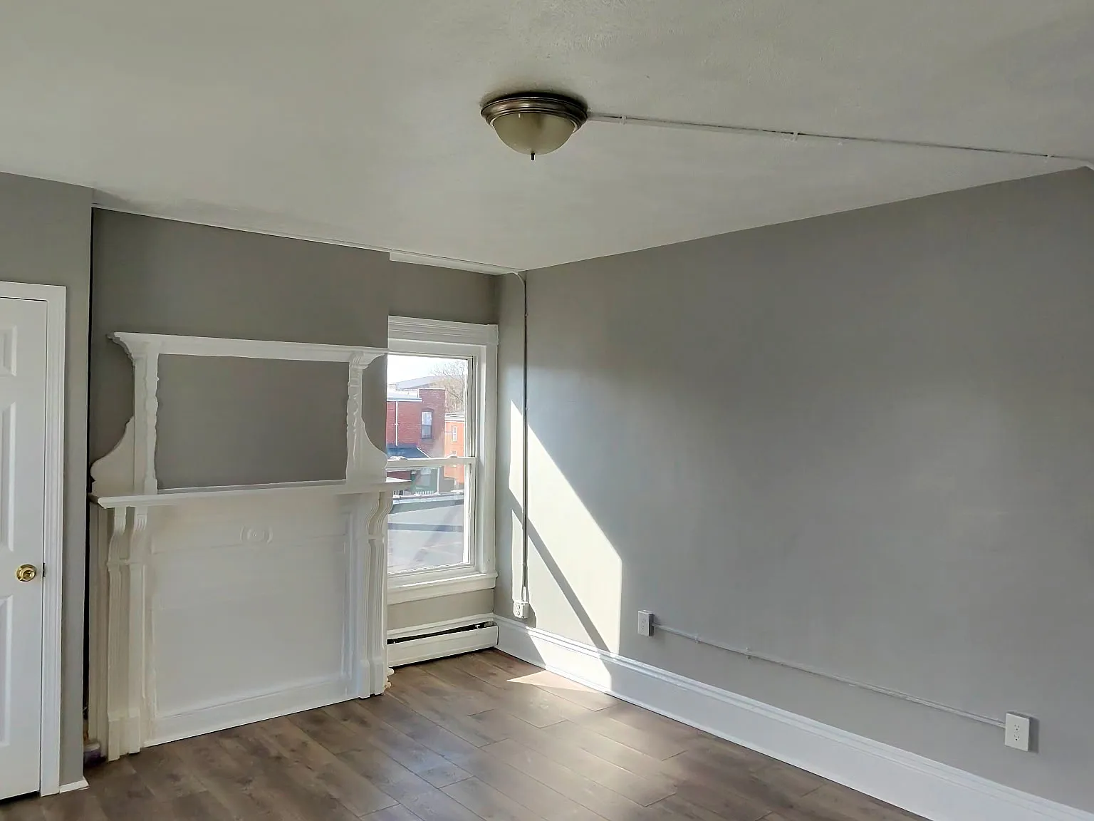 3 bed, 1200 sqft, $2,000 — Photo 2