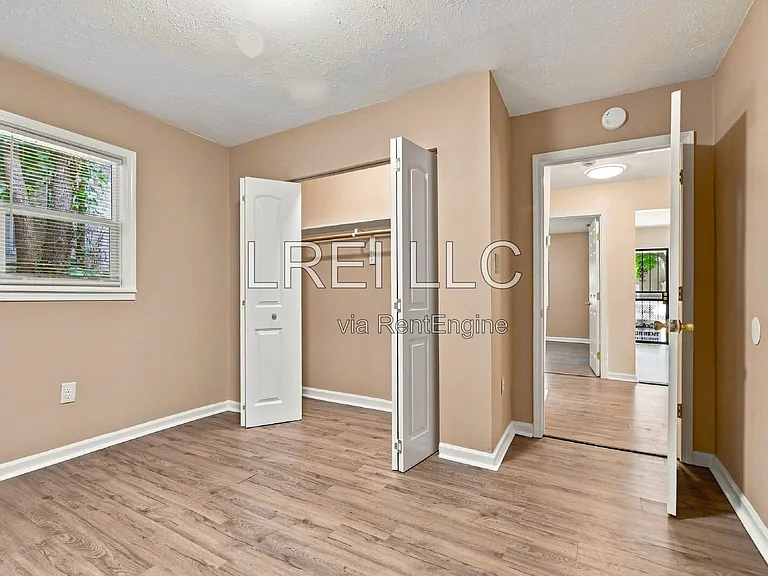 4014 Parthenia Ave — Photo 8