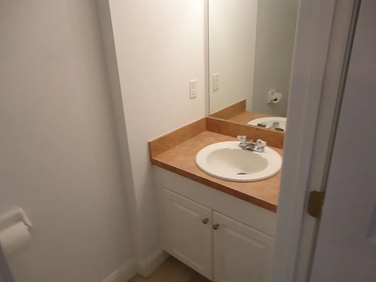 2636 SW 35th Pl #8 — Photo 9