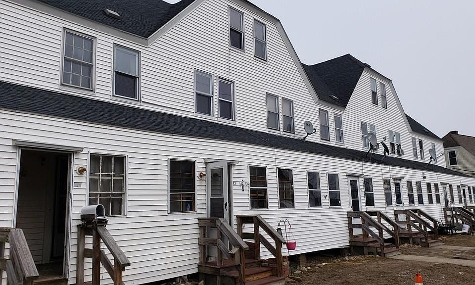 40 Overlook St Whitinsville MA Zillow