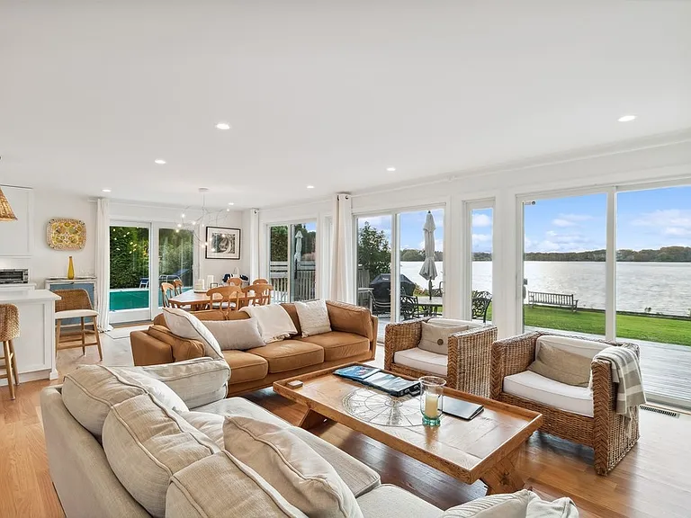 102 Mill Pond Ln — Photo 14