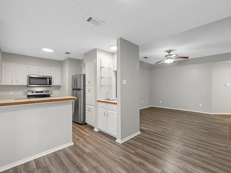 2332 Melissa Dr — Photo 9
