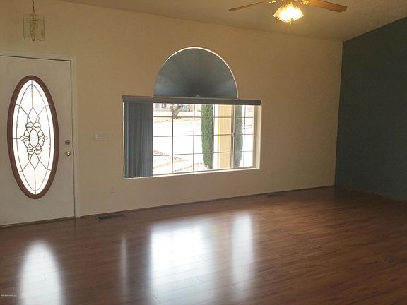 4th image of 752 E Alvarado Ln