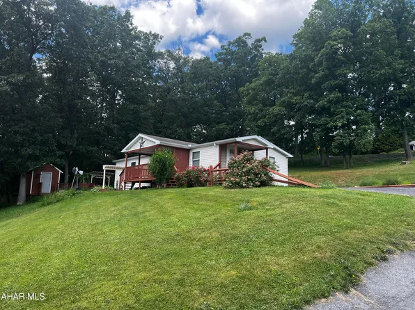 545 Castle Dr, Duncansville, PA 16635