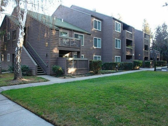 2nd image of 1141 Yarwood Ct