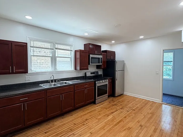 1748 N Keystone Ave — Photo 35