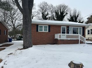 2326 Waterbury St, Winston Salem, NC 27107