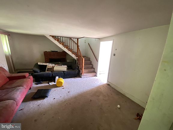 4th image of 4926 Main St