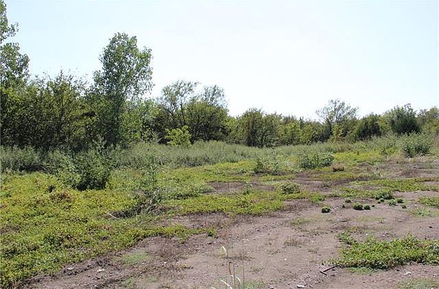 1st image of 100 Valley Cir