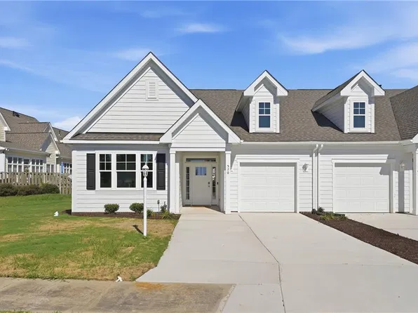 555 Watercrest Cir, Elizabeth City, NC 27909