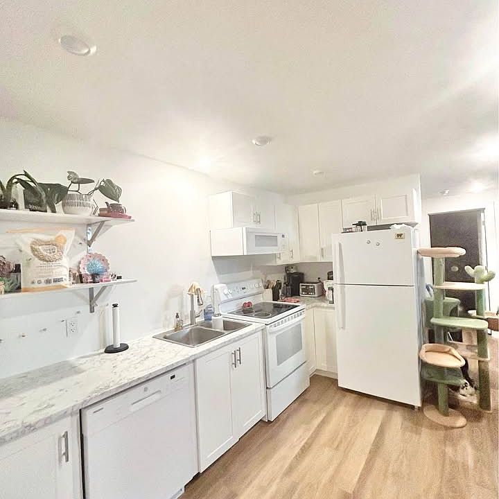1st image of 273 Gibson St #2