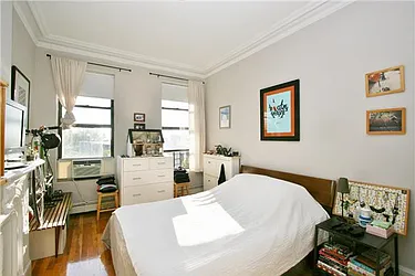 Rented by R New York