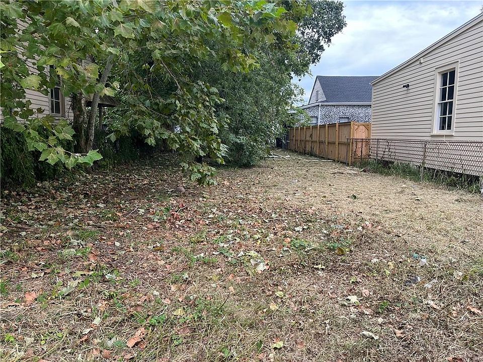 1st image of 1430 Louisa St