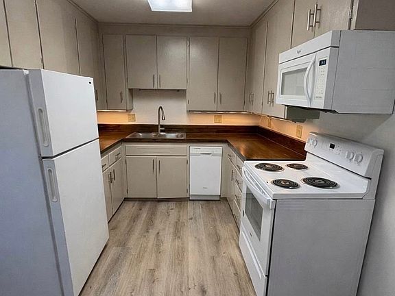 2nd image of 724 E Lewis St Unit 1