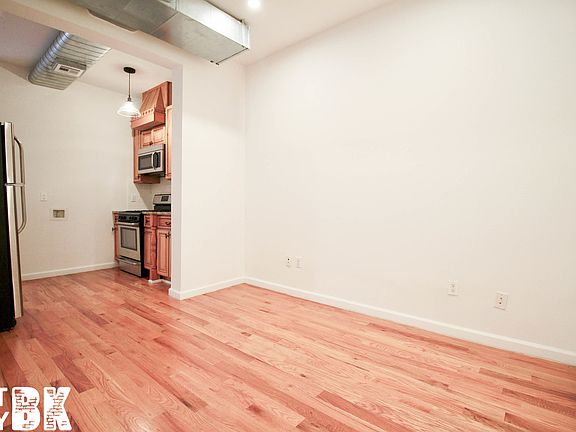 4th image of 854 Saint Johns Pl #2A