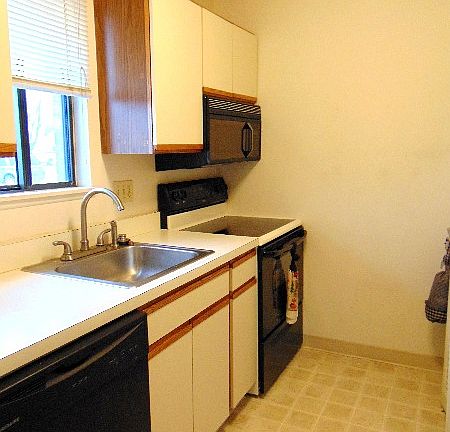 3rd image of 319 S Walnut St