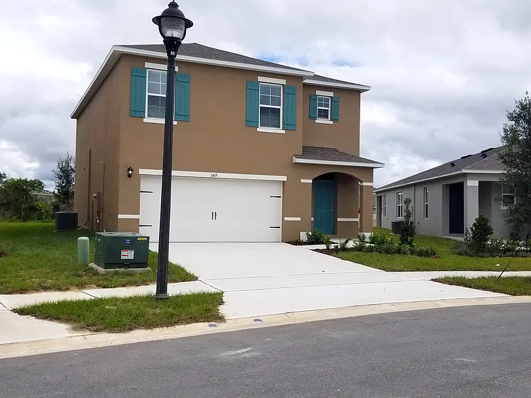 1419 Glenrise Ct — Photo 1
