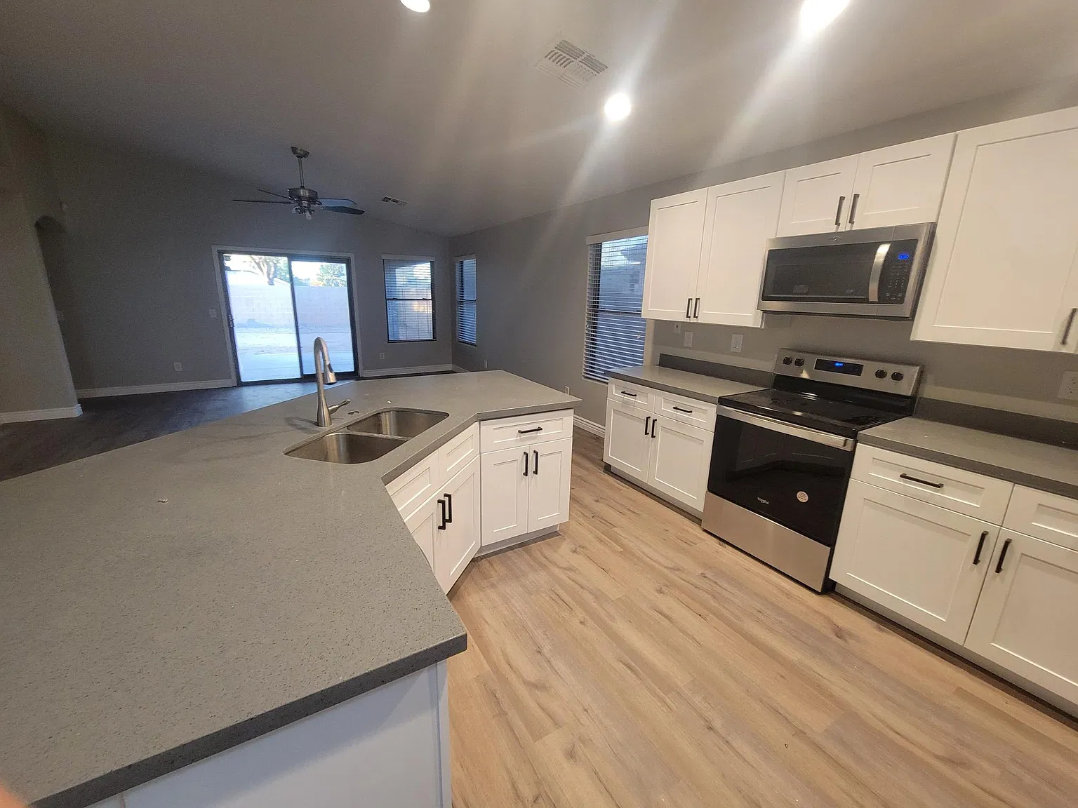 4 bed, 1723 sqft, $2,200 — Photo 4
