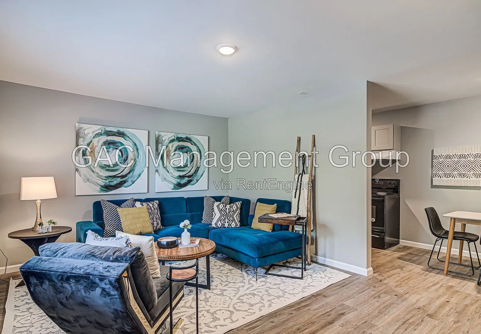 604 Anson St — Photo 3