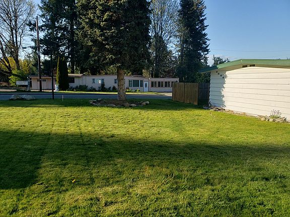 Front Yard in cul-de-sac