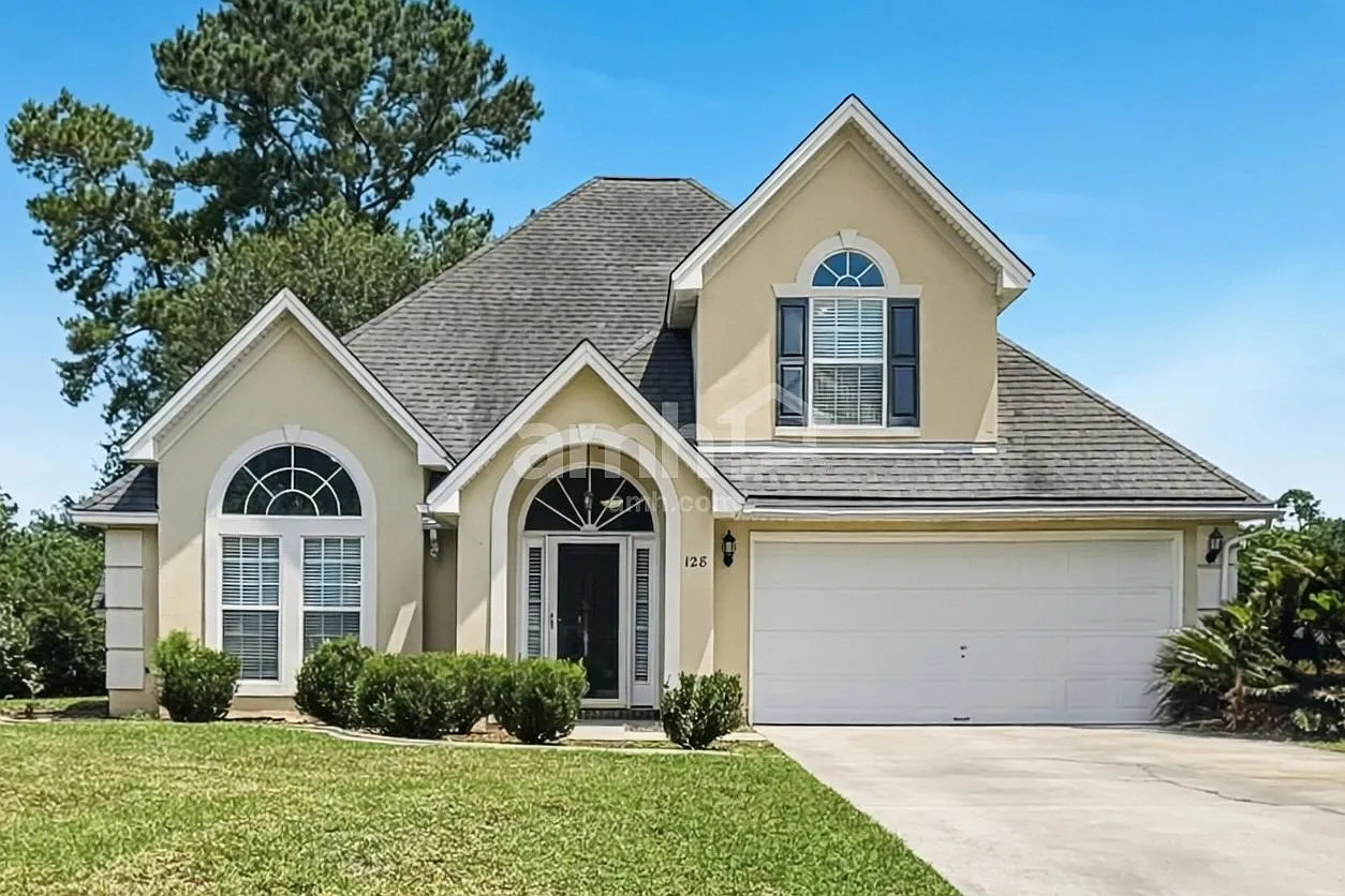 4 bed, 2.5 bath, 2202 sqft, $2,480 — Photo 1