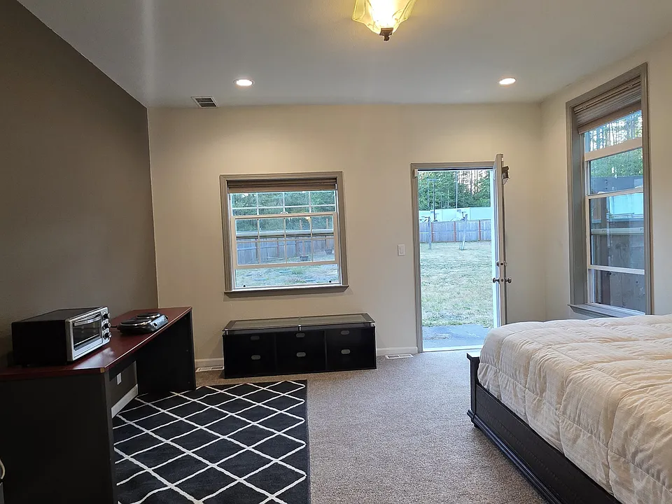 386 Knapp Rd