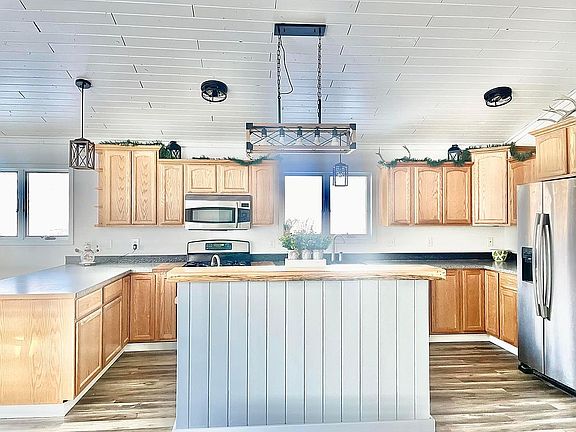 3rd image of 120 Vista Dr