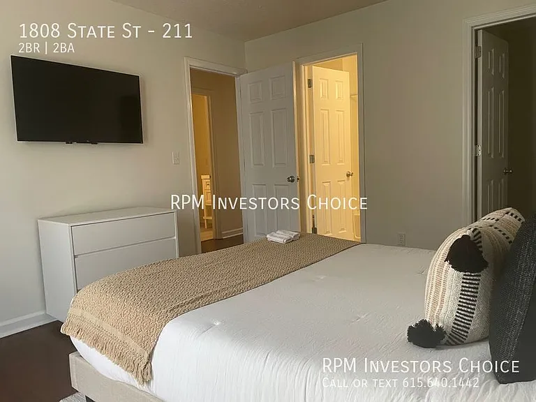 1808 State St #211 — Photo 18
