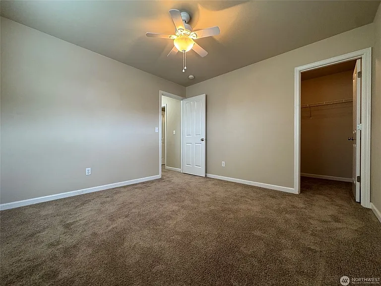 7508 Kodiak Ave NE — Photo 3