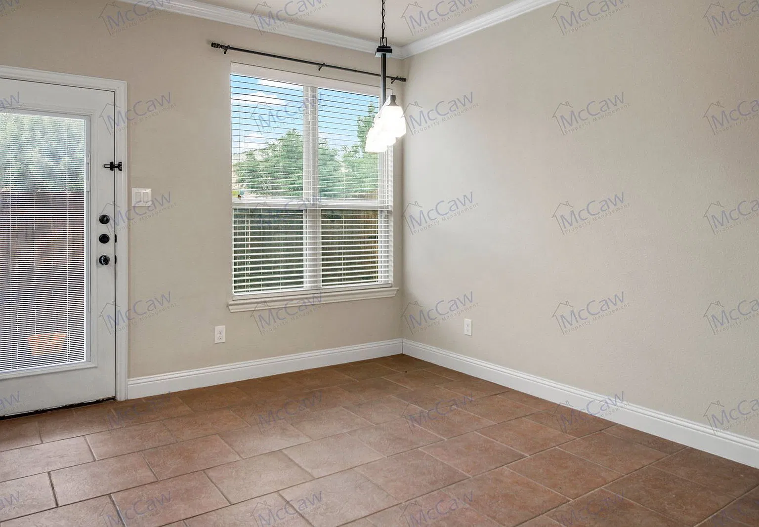 2 bed, 2.5 bath, 1858 sqft, $2,300 — Photo 2