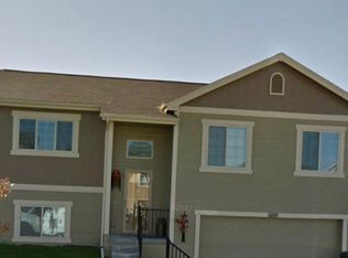 16919 Camden Ave, Omaha, NE 68116