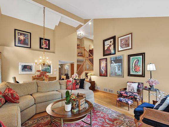 3rd image of 1507 Acorn Ct