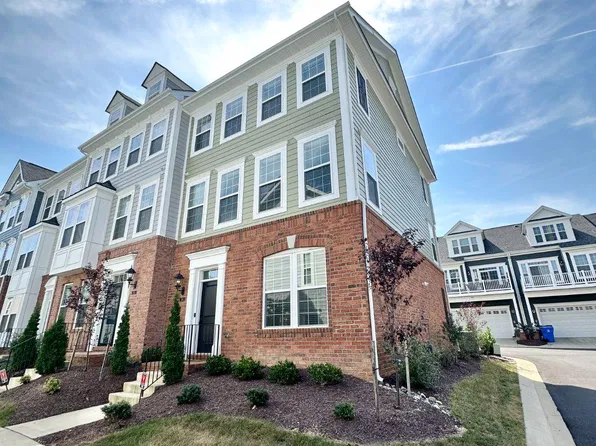 395 Buckeye Cir, La Plata, MD 20646