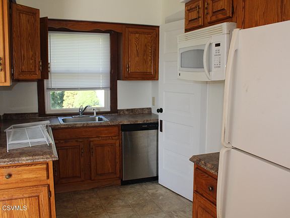 5th image of 524 Front St