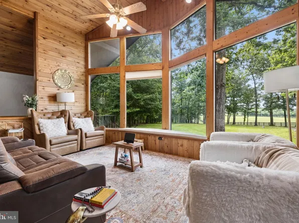 10904 Manley Rd, Nokesville, VA 20181