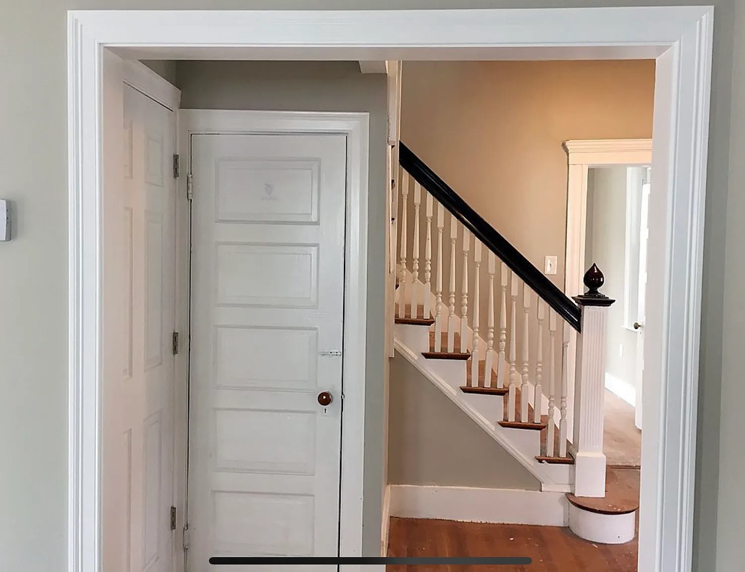 6 bed, 2600 sqft, $975 — Photo 2