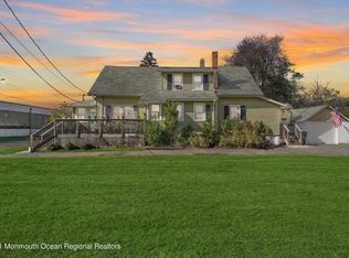 31 Water St, Farmingdale, NJ 07727