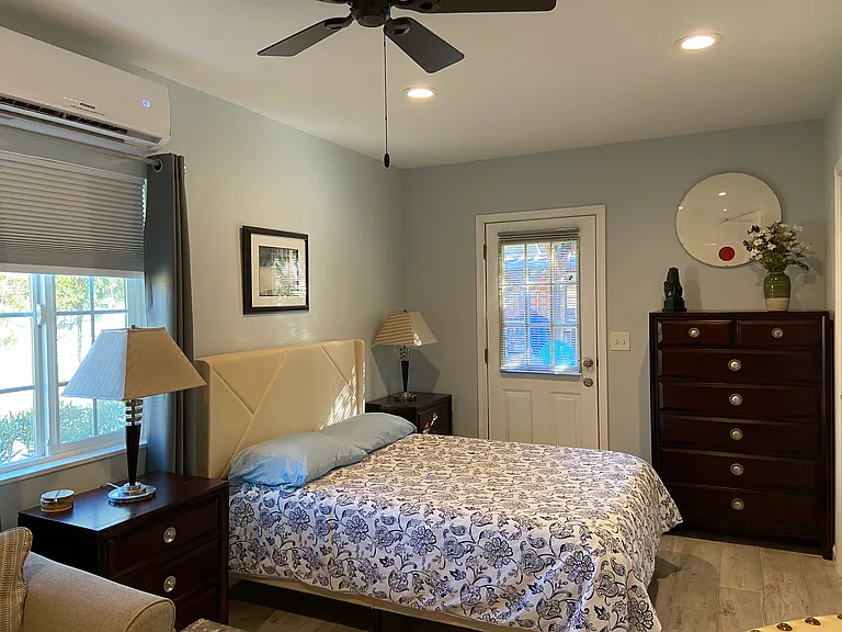Queen bed