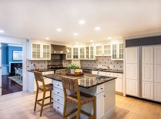 205 Grove St #205, Wellesley, MA 02482