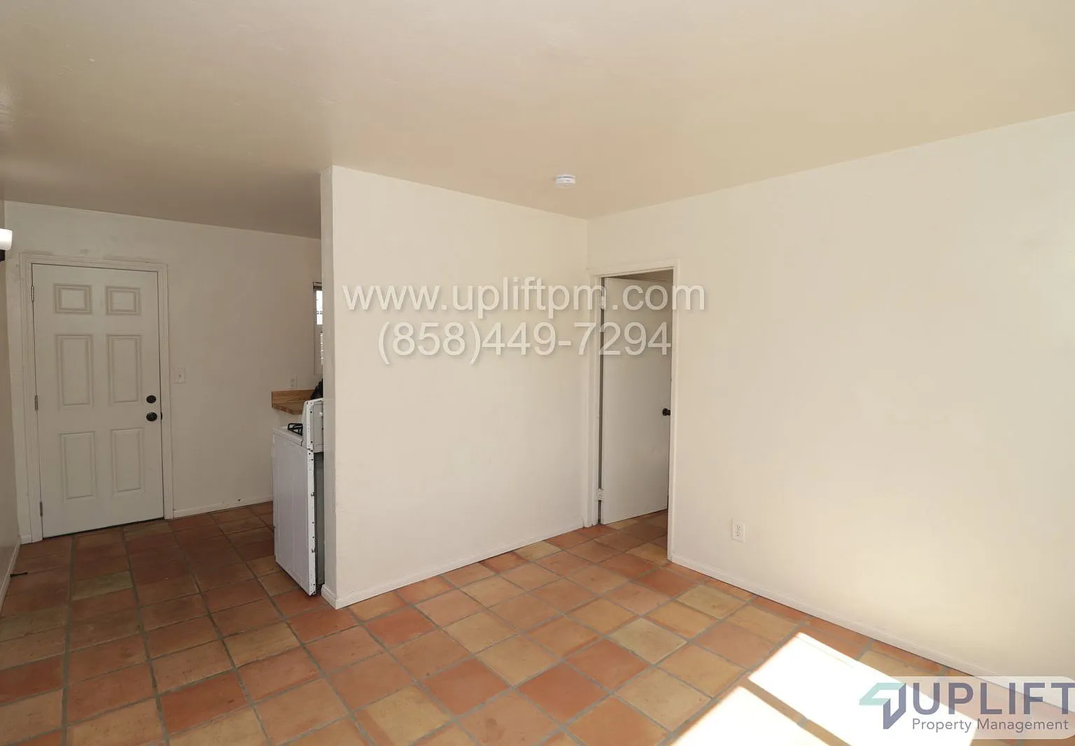 1 bed, 1.0 bath, 450 sqft, $1,600 — Photo 4